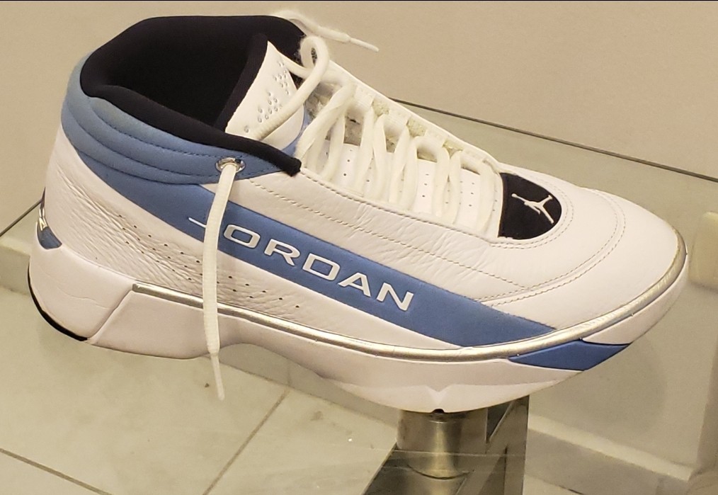zapatos para hombre - Vendo tenis Jordan 4200 pesos 