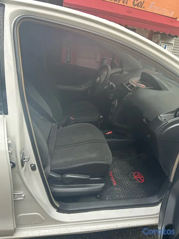 carros - Toyota Vitz, por superación  5
