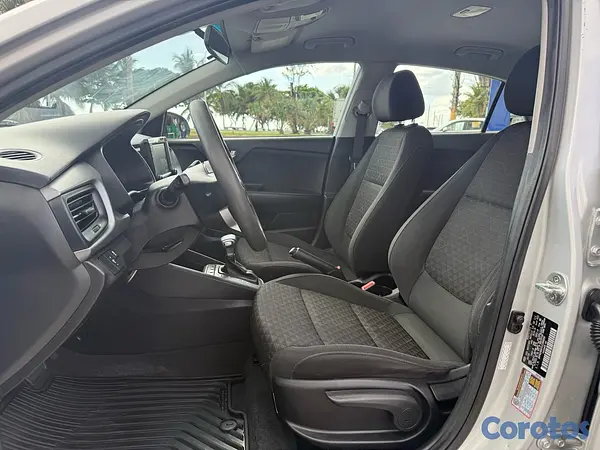 carros - Kia Rio LX 2020 6