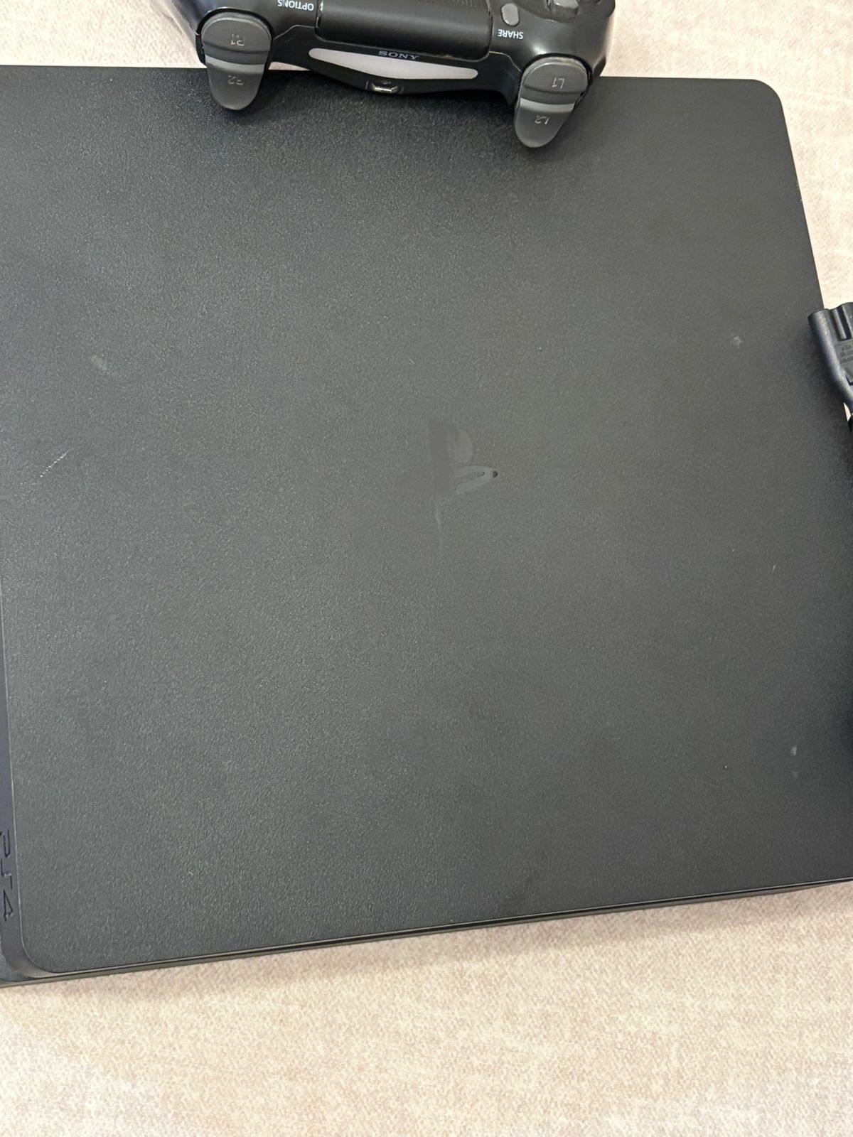 consolas y videojuegos - PS4 Slim 1 TB 9.5/10 + Control 2