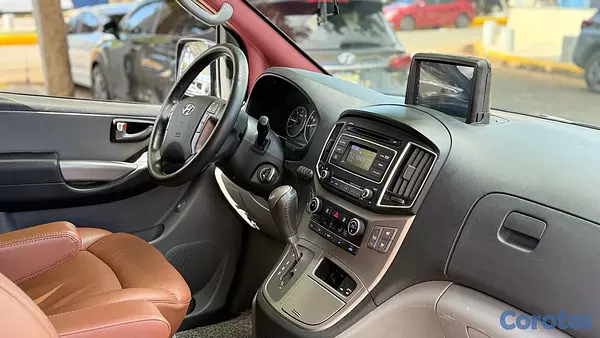 jeepetas y camionetas - 2020 Hyundai Grand Starex Diesel 11 Pasajeros 5