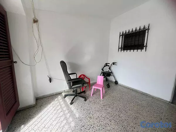 casas - Venta de casa de 2 niveles- La Feria 7