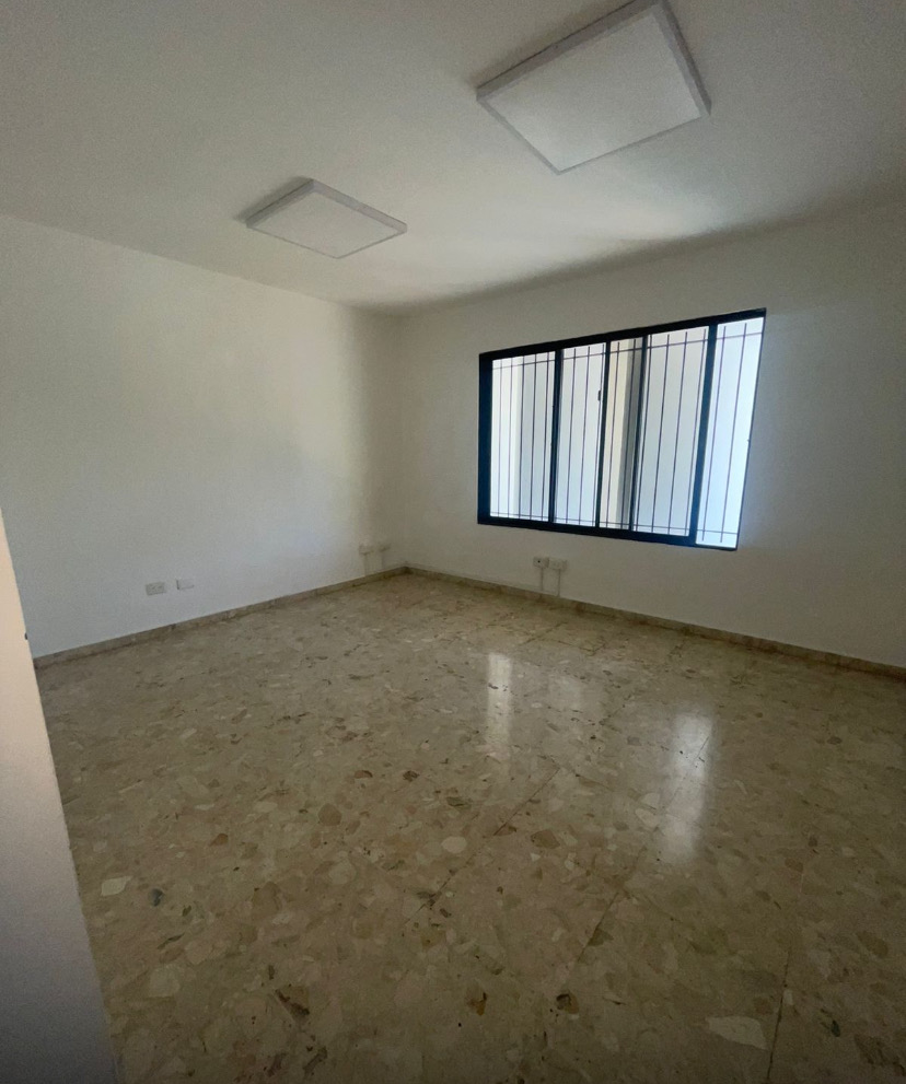 oficinas y locales comerciales -  Se alquila  1