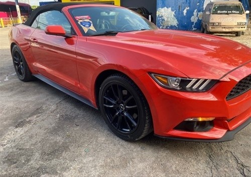 Ford Mustang 2016 Convertible V6 CLEAN CARFAX ✔️