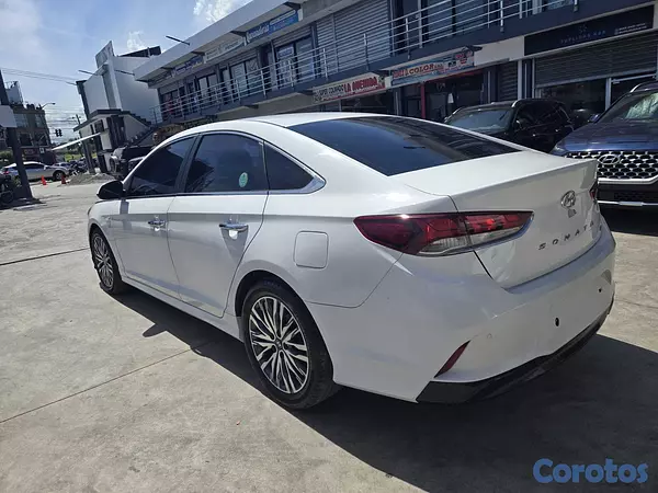 carros - HYUNDAI SONATA NEW RISE 2018 BLANCO GASOLINA 9
