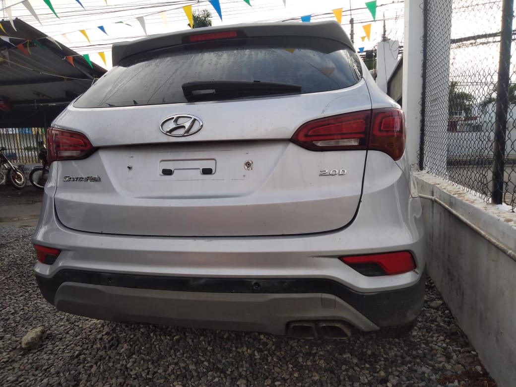 jeepetas y camionetas - HYUNDAI SANTA FE 2018 GRIS 4