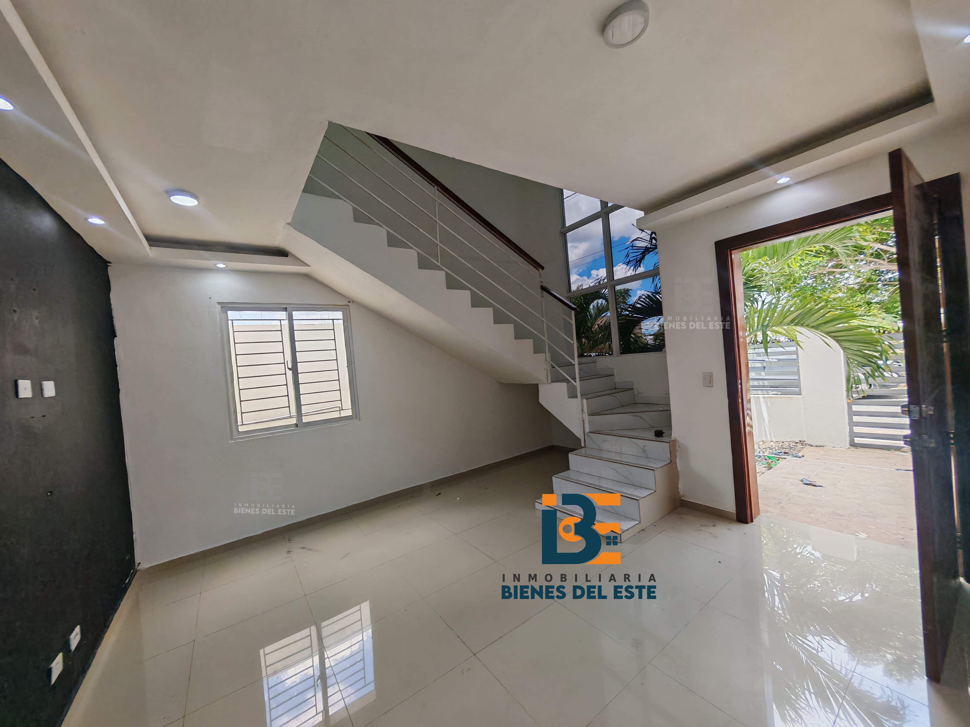 casas - Se Alquila Casa de Dos Niveles con Piscina SPM 6