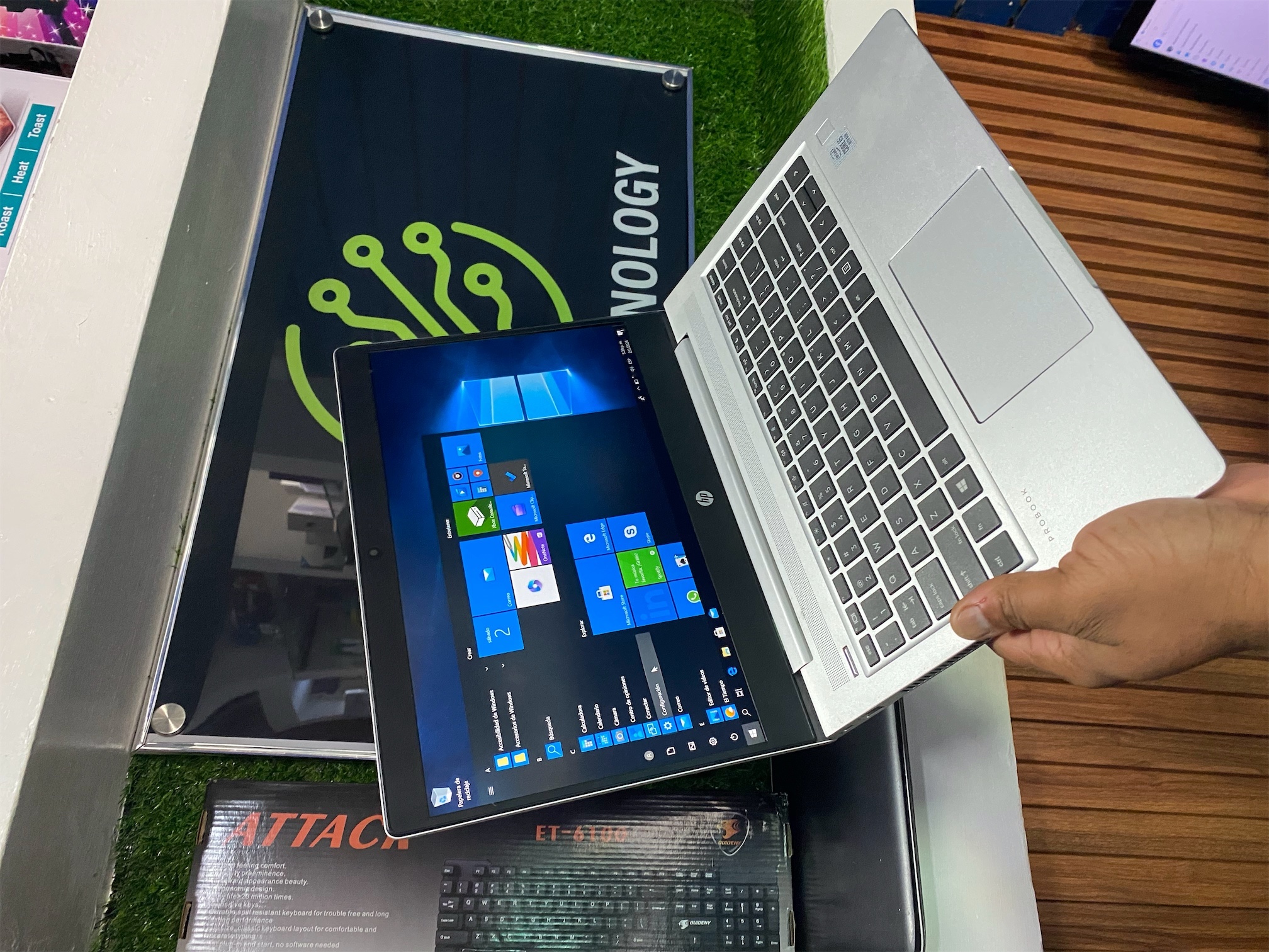computadoras y laptops - HP PRO BOOK 640 G7  4