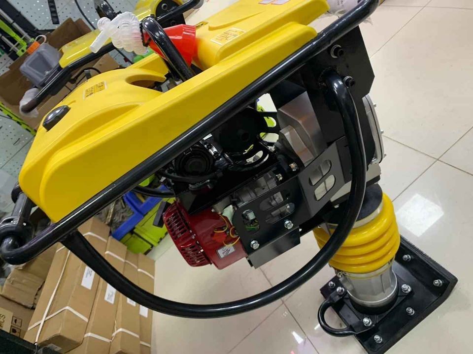 construccion e industrial - Pisón compactador, Rana, maquito, makito, de gasolina, buen precio! Aprovecha!