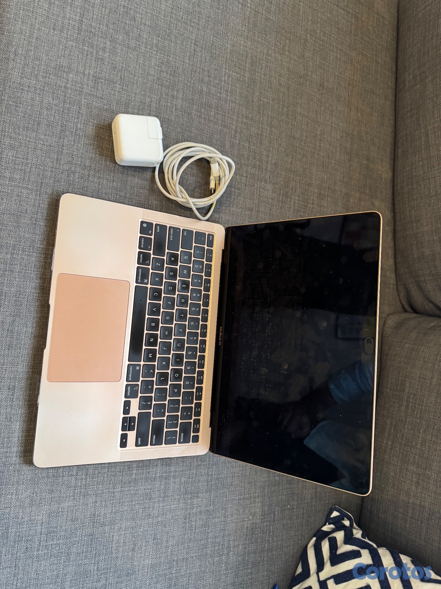 computadoras y laptops - MacBook Air 2022 - 8 GB M1 2