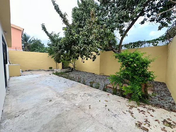 casas -  Casa de un nivel para vivir tranquilo Autopista de San Isidro. VENDIDA 4