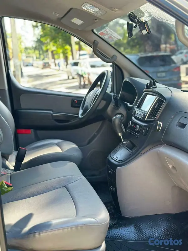 jeepetas y camionetas - 2020 HYUNDAI GRAND STAREX 12 PASAJEROS 3