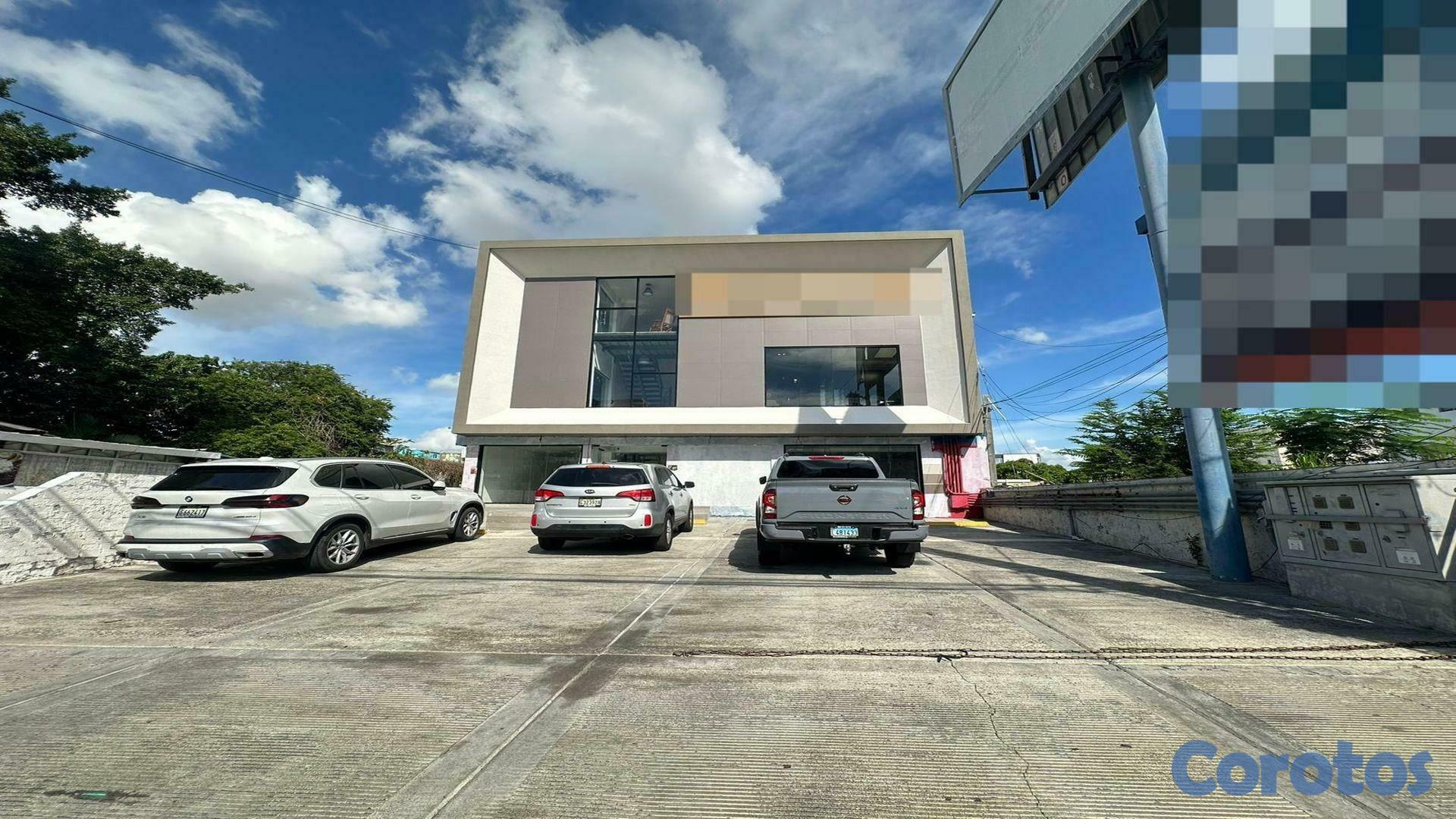 oficinas y locales comerciales - Local amplio para Oficina en Primer Piso en los Restauradores 3