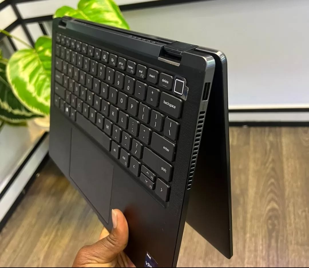 computadoras y laptops - Dell Latitude 9330 2-in-1 14” 2560 x 1600 vPRO I7-1265U 512GB 32GB, Ultraligera 3