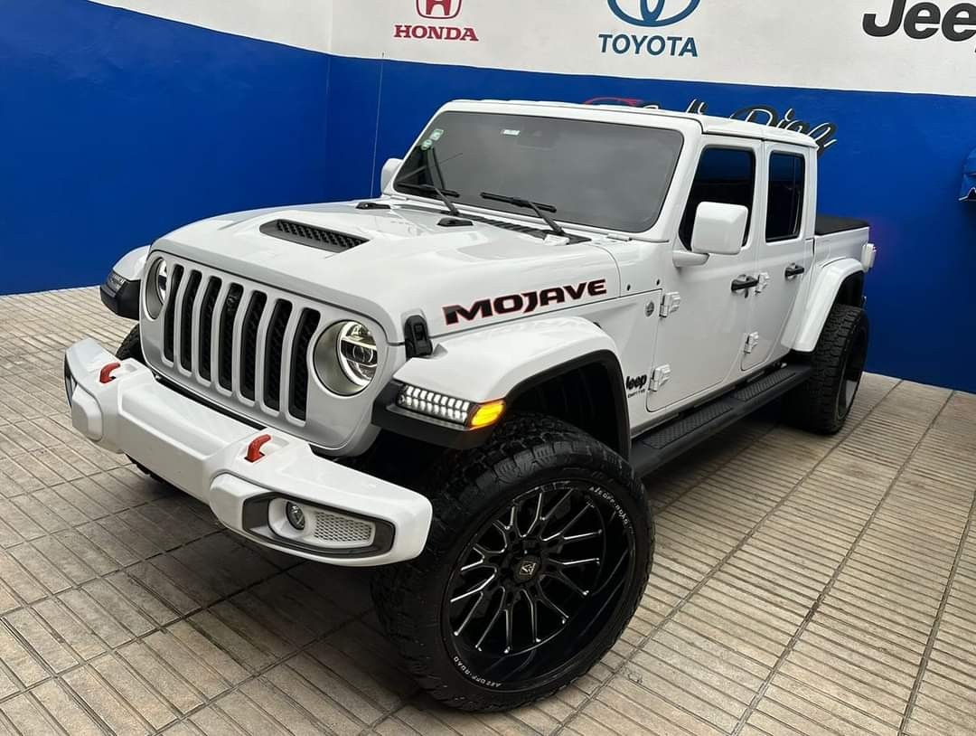 jeepetas y camionetas - 2021 Jeep Gladiator Sport Americano (4x4), 285 HP con bloqueador de diferencial.