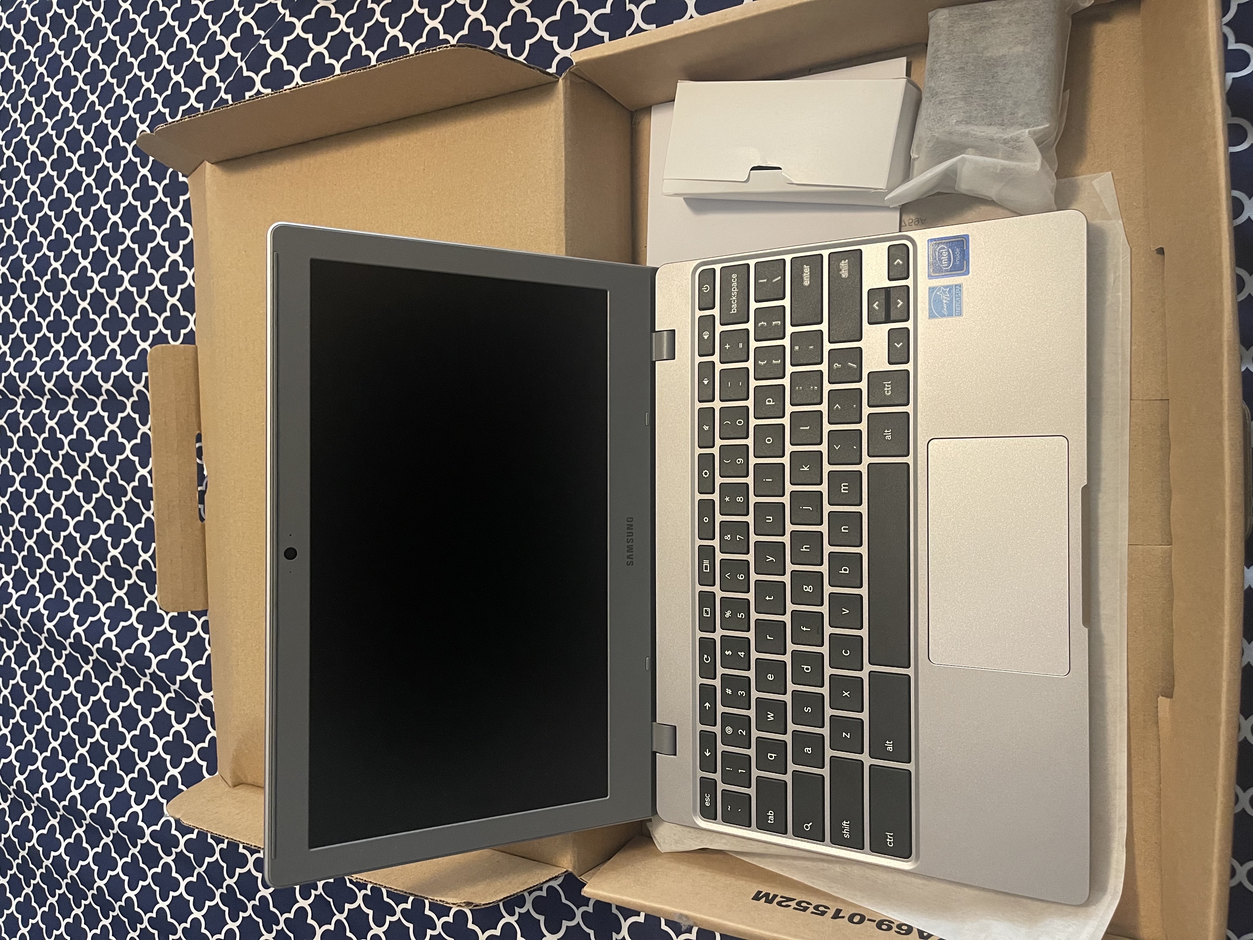 computadoras y laptops - Vendo Laptop Samsung Chromebook nueva
