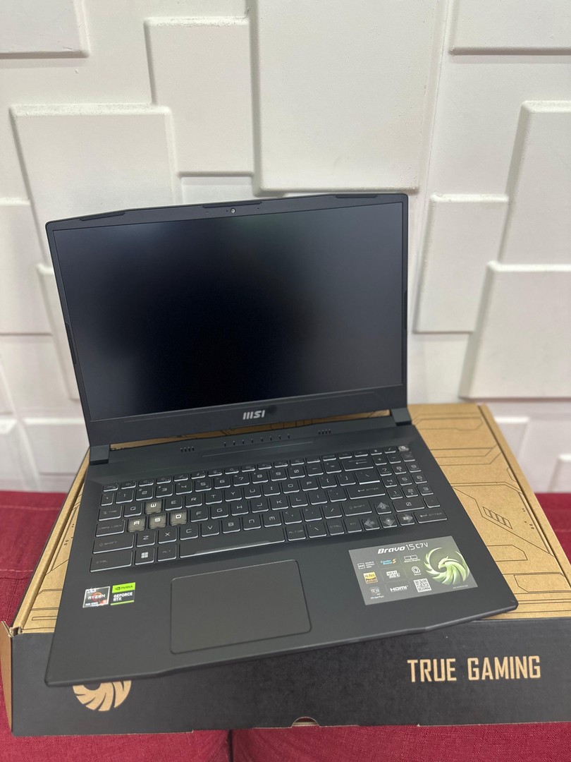 computadoras y laptops - LAPTOP MSI BRAVO 15|RYZEN 5 7535HS|15.6"|RTX4050 6GB|512GB SSD|16GB RAM DDR5 2