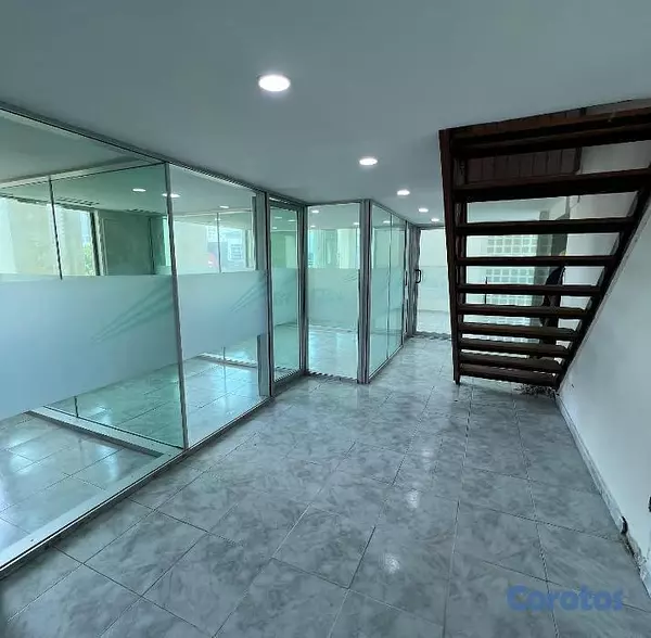 oficinas y locales comerciales - Alquilo amplio Local Comercial en Piantini 7