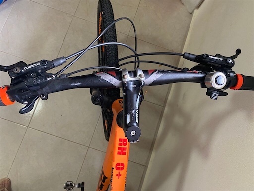 bicicletas y accesorios - Se vende bicicleta profesional color naranja