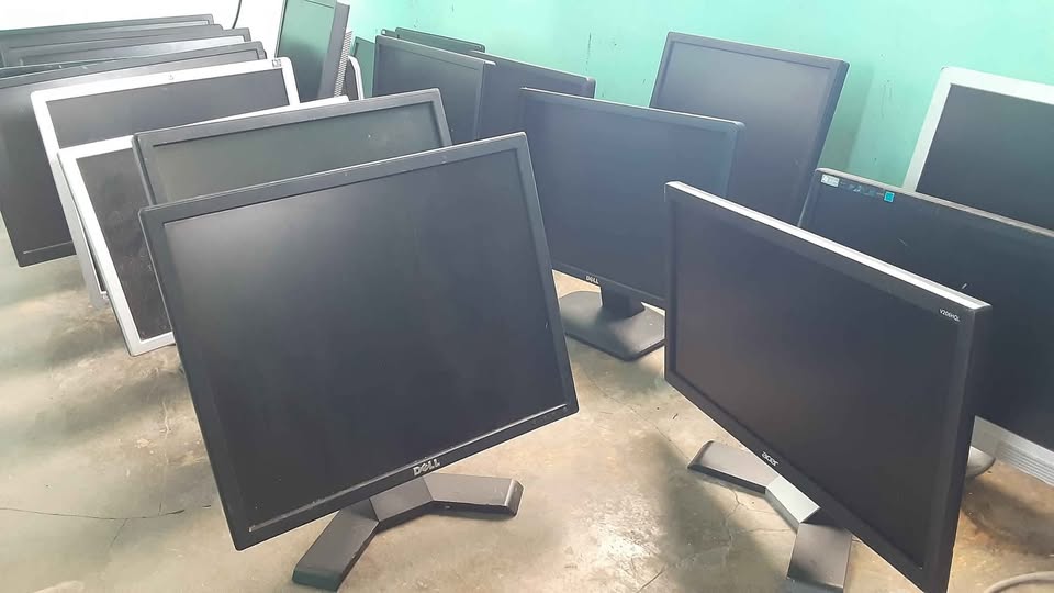 computadoras y laptops - LIQUIDACION DE MONITORES 17-19-22-23 5