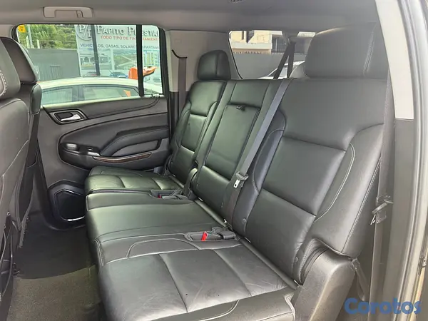 jeepetas y camionetas - Chevrolet Suburban LT 2017 8