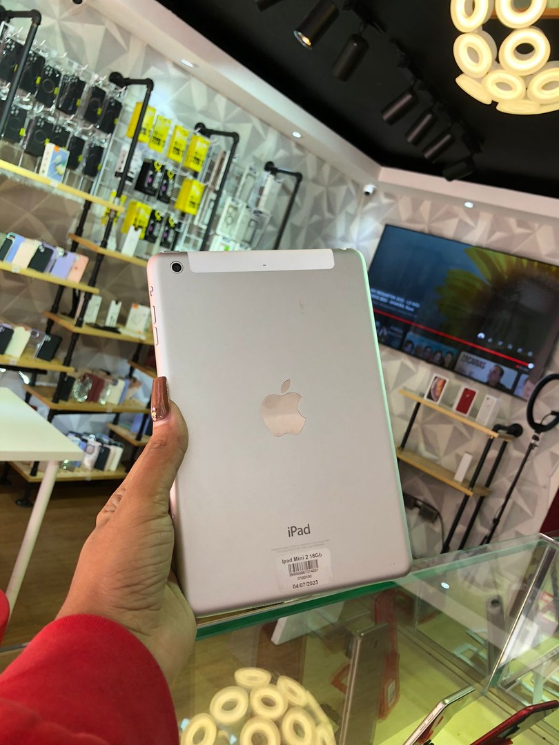celulares y tabletas - TENGO  DISPONIBLE ESTA IPAD DE 16GB

