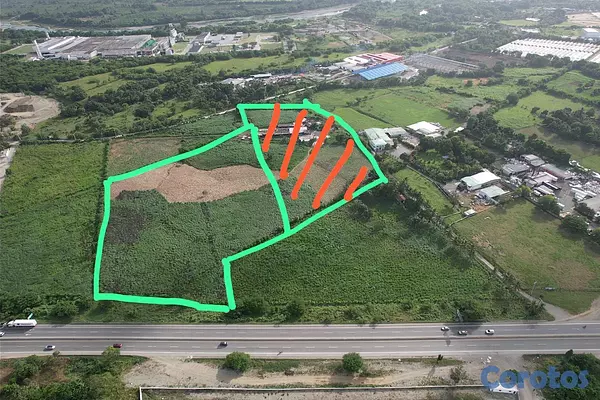 solares y terrenos - Terreno de 54,600 metros cuadrados Avenida Circunv 1
