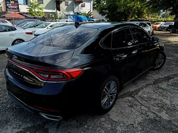 carros - HYUNDAI GRANDEUR 2018 NEGRO 3