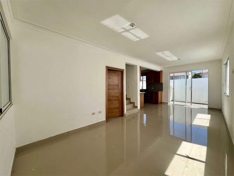 casas - Venta de casa en la autopista de san Isidro Santo Domingo este  5