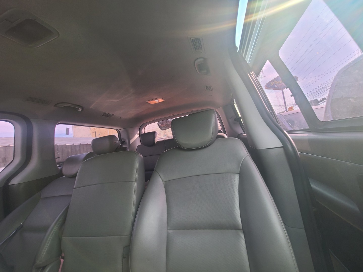 jeepetas y camionetas - HYUNDAI STAREX 2017 NEGRADESDE: RD$1,295,100.00 2