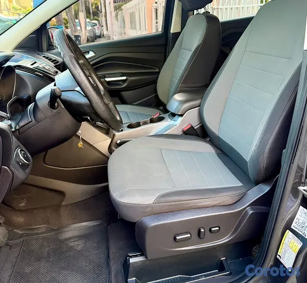 jeepetas y camionetas - Ford Escape SE Ecoboost 2016 4x4 9