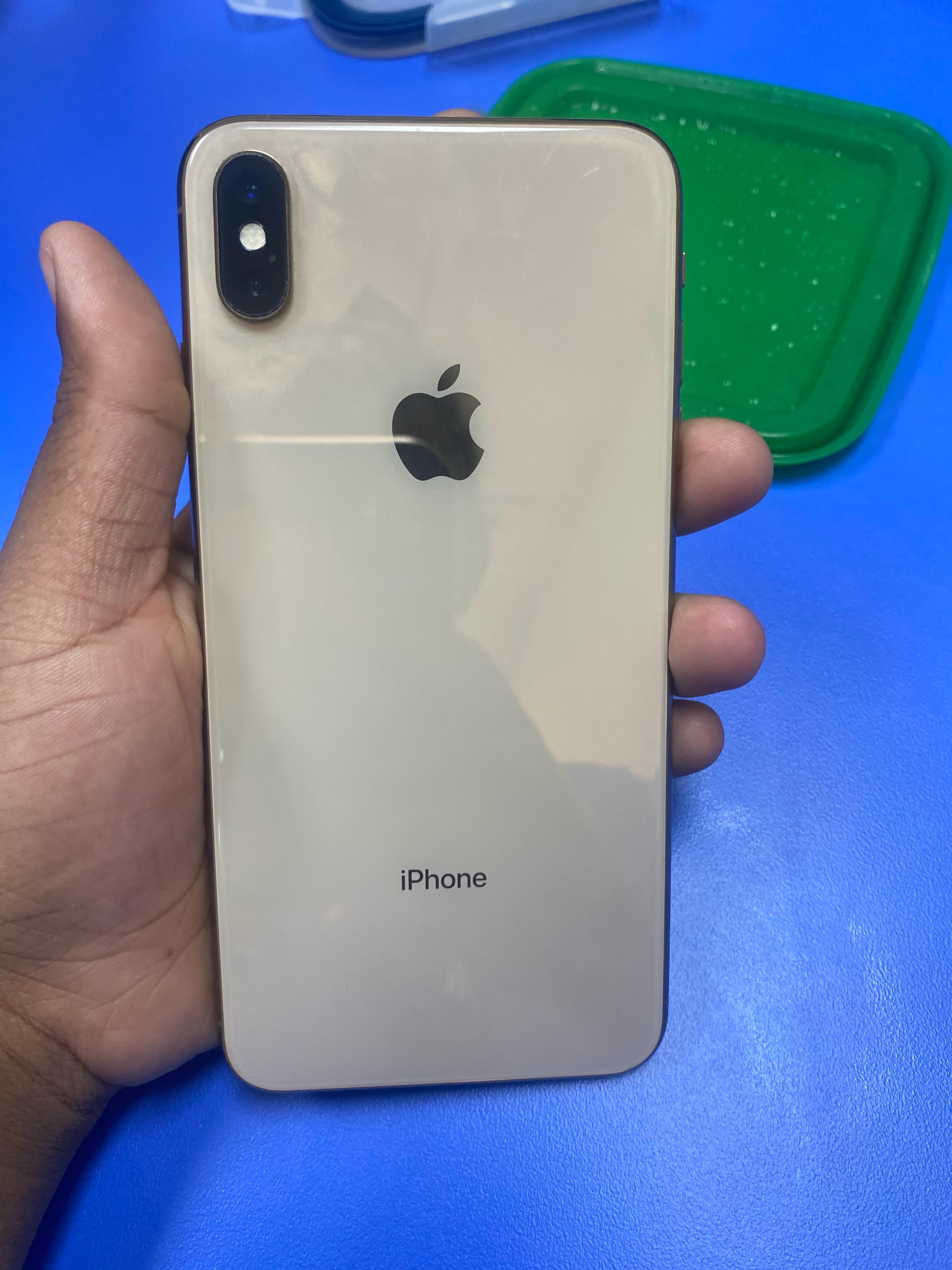 celulares y tabletas - Vendo IPHONE XS PRO MAX  3