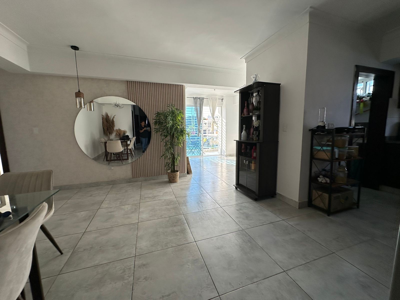 apartamentos - Vendo independencia klm 9 tercer nivel , precio RD 9