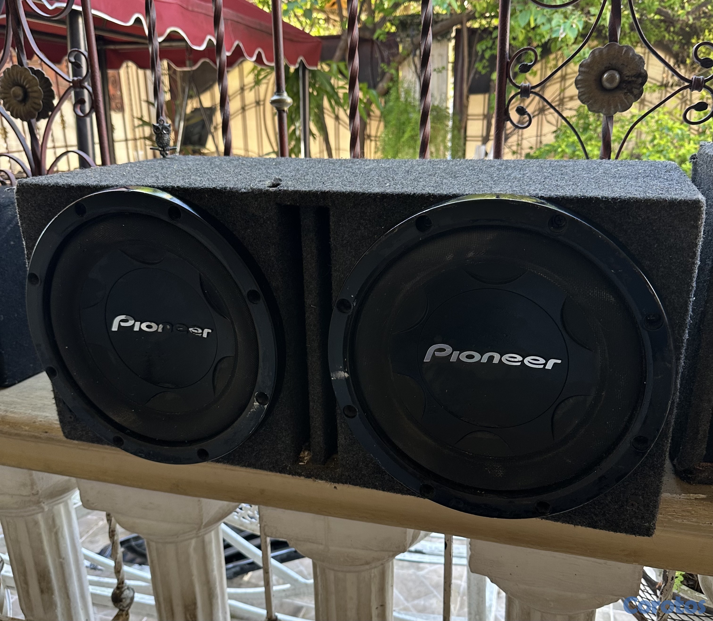 camaras y audio - subwoofer bajo de 12 Pioneer cada una 1000W +planta comando Cm 2009 de 2400W 1