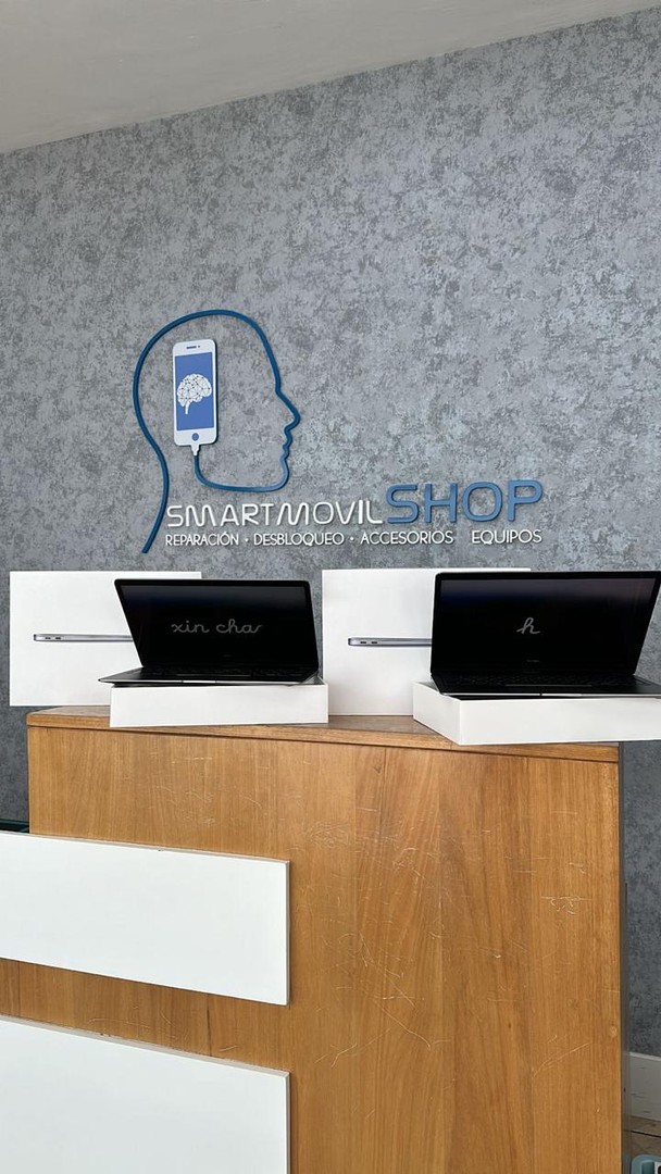 computadoras y laptops - MACBOOK  AIR M1 256GB SSD 8GB RAM SPACE GRAY OPEN BOX (SOMOS TIENDA)