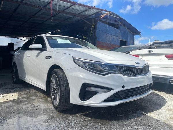 carros - KIA K5 2019 BLANCODESDE: RD$ 810,000
