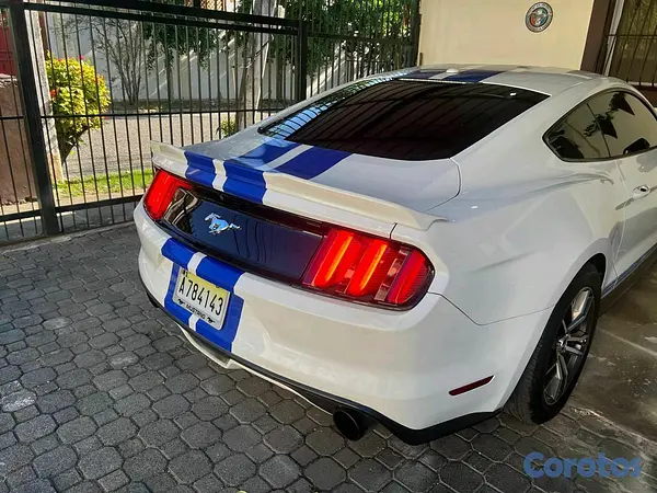carros - se vende ford mustang eco boost  7