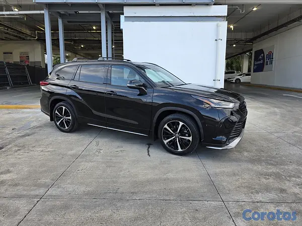 jeepetas y camionetas - Toyota highlander 2022 XSE  10