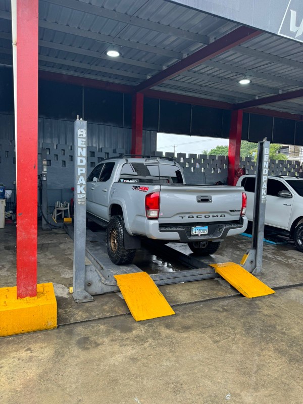 jeepetas y camionetas - Toyota tacoma trd pro 2018 1