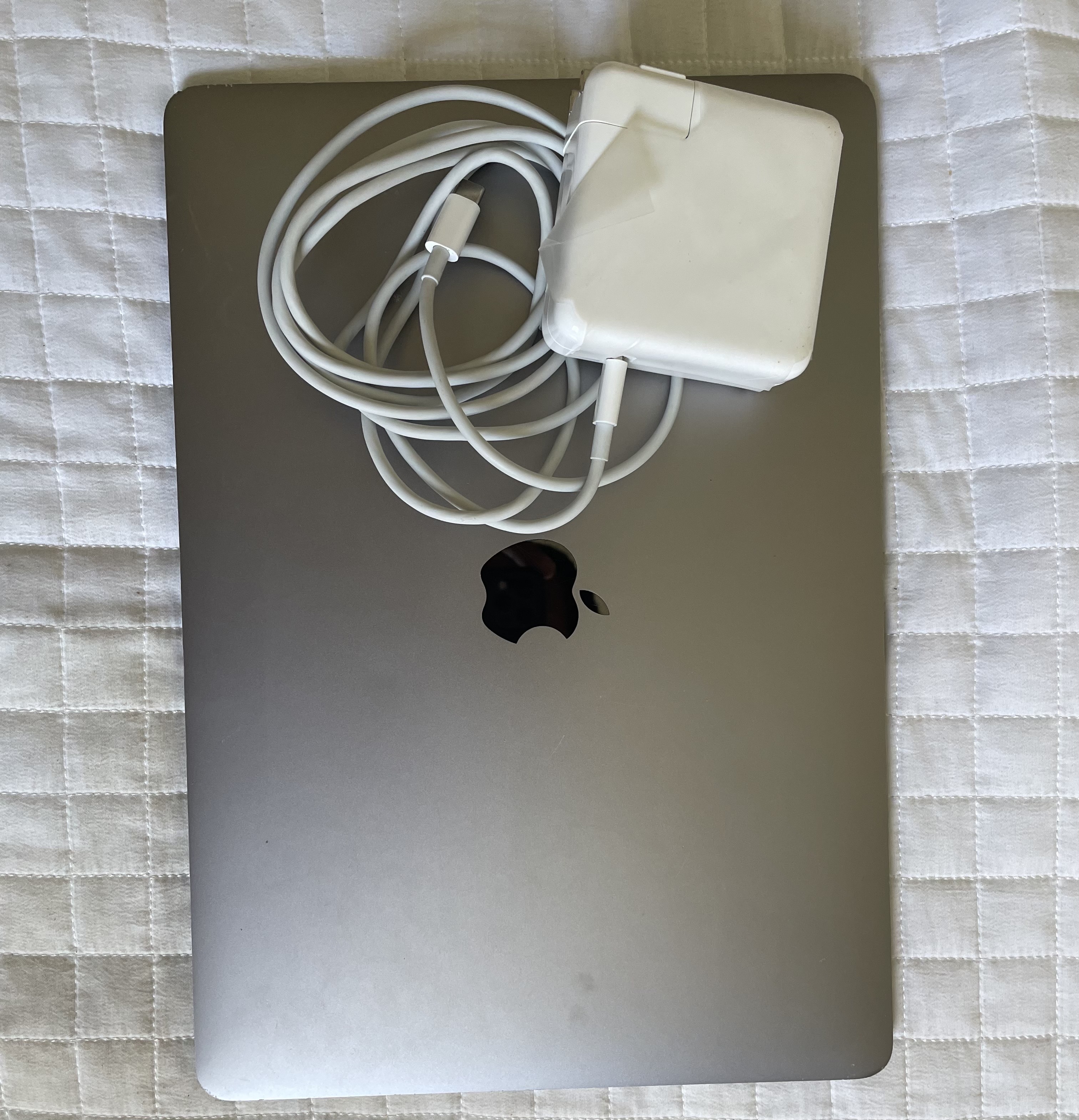 computadoras y laptops - MacBook Pro 13” 2019, Intel Core i5  1