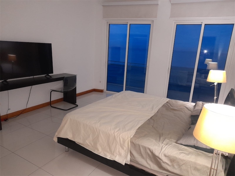 apartamentos - Venta de apartamento amueblado con vista al mar en el malecón 6