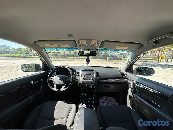 jeepetas y camionetas - KIA SORENTO LX  AÑO 2015  MOTOR 2.5 4 Cil. 3 FILAS 8