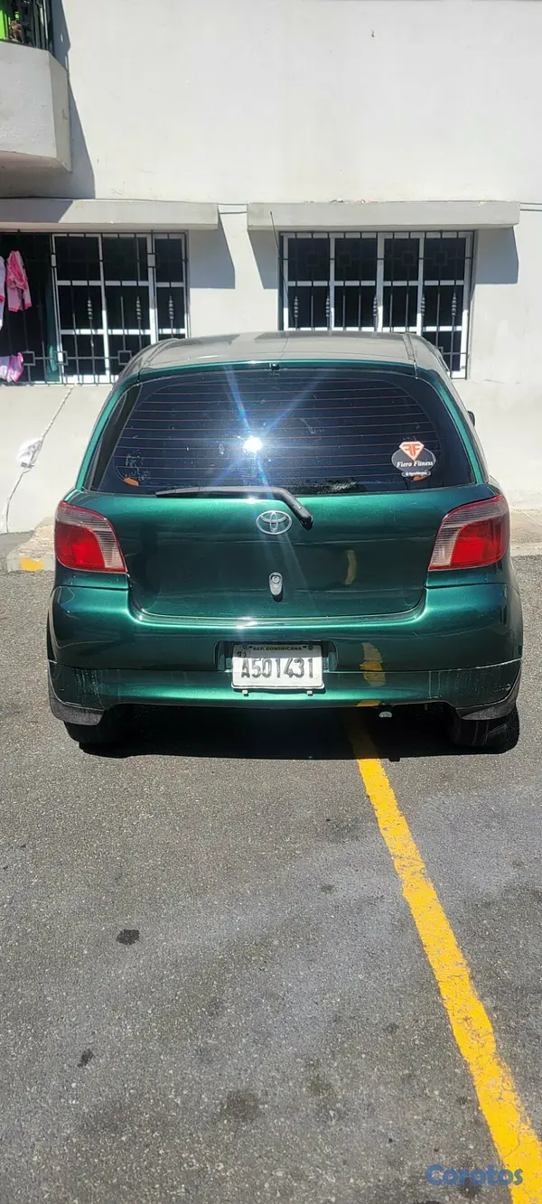 carros - Toyota Vitz 2002 – Económico y confiable 5