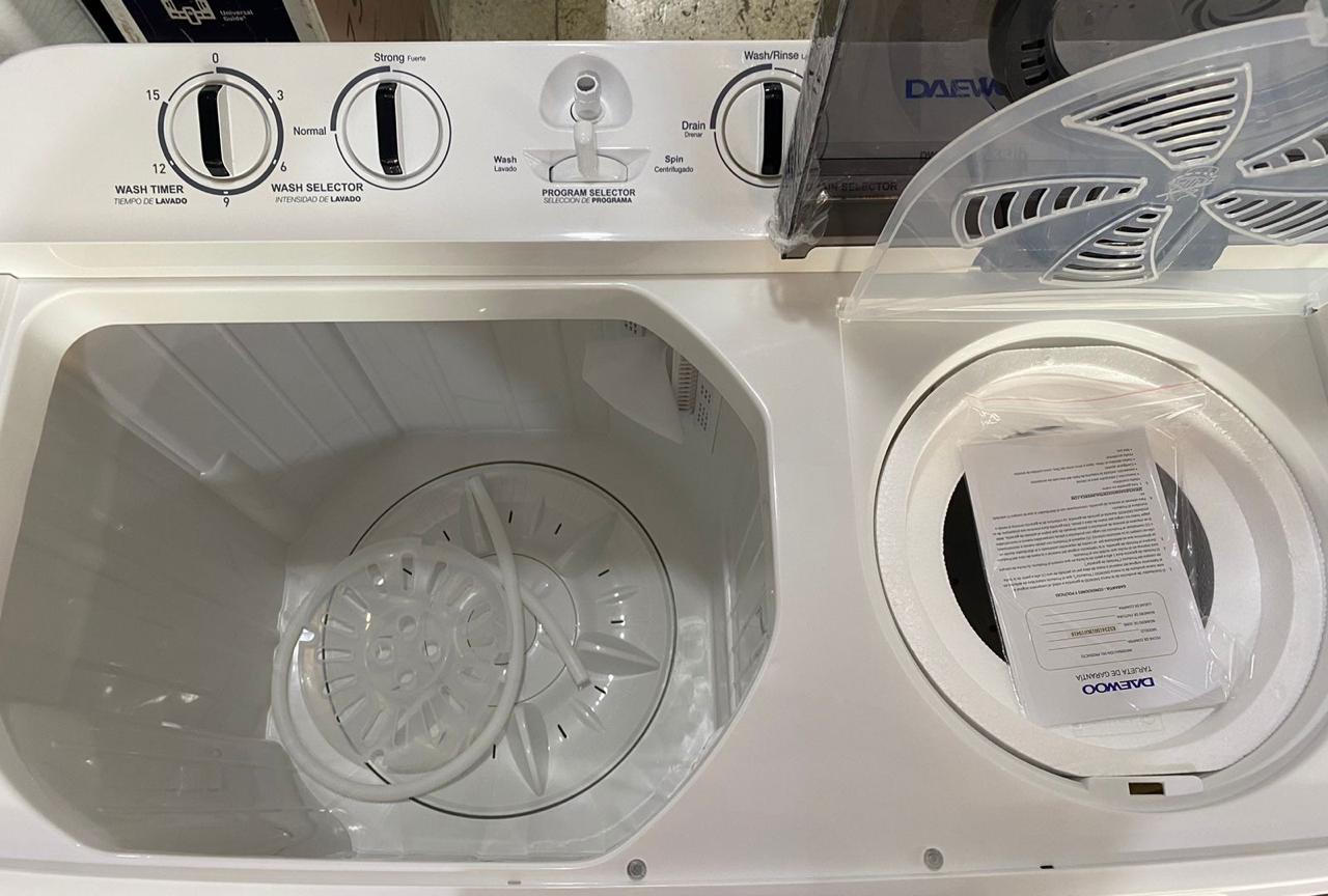 electrodomesticos - Lavadora Daewoo 33 libras
Modelo 1501
Semiautomática
Lava, centrifuga 

 7