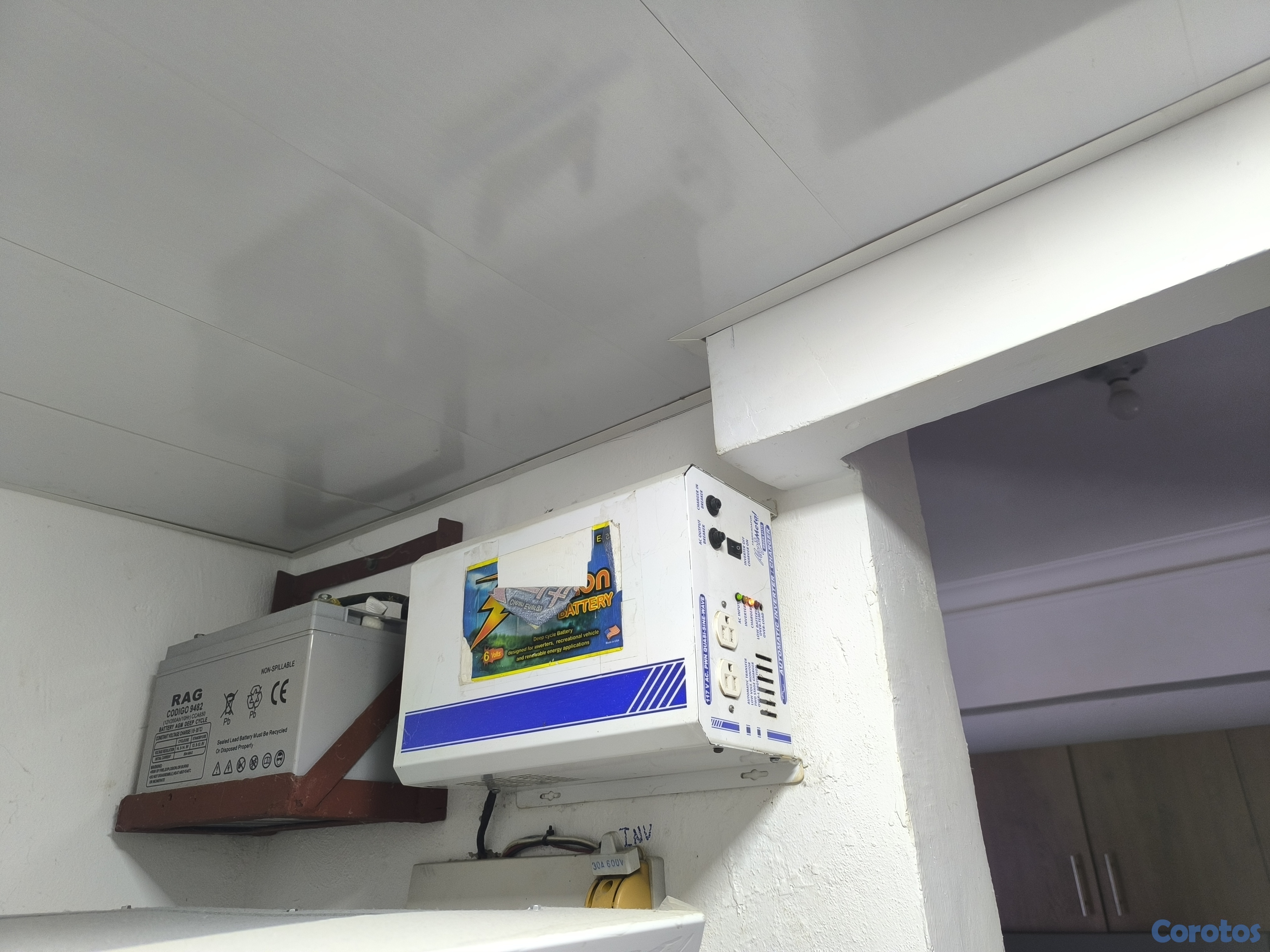 plantas e inversores - VENDO INVERSOR DE 1.2 KILOS CON BATERIA DE GELATIN