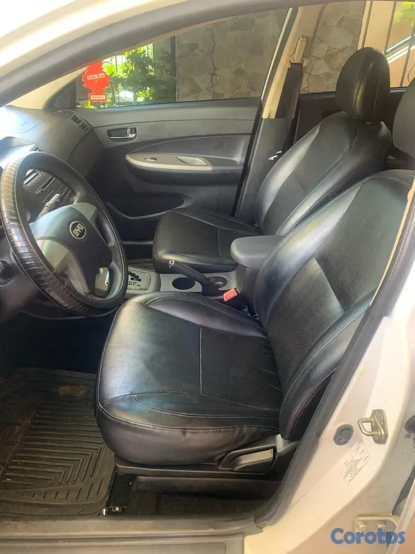 carros - BYD, Excelentes Condiciones
  7