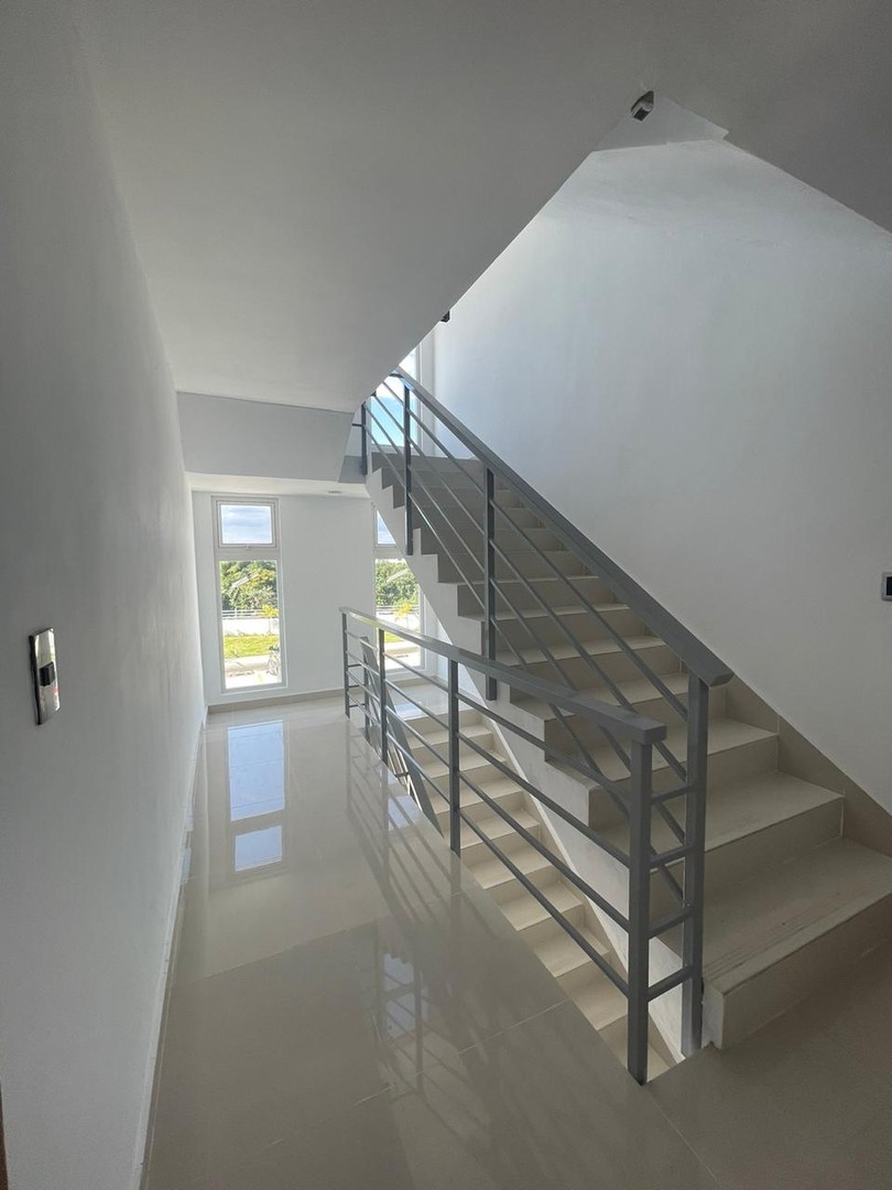 apartamentos - Vendo 1er Nivel con Vista hacia las Montañas en Santo Domingo 5