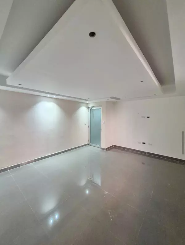 oficinas y locales comerciales - Local céntrico y amplio  6