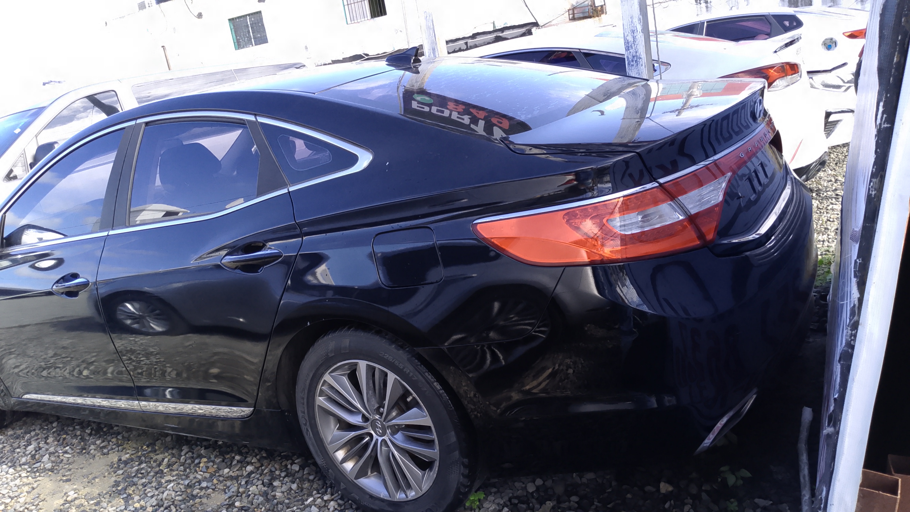 carros - HYUNDAI GRANDEUR 2017 NEGRO DESDE: RD$690,000.00 2