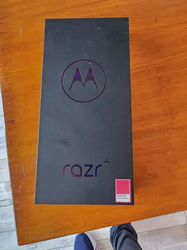 celulares y tabletas - Motorola razr PLUS PLEGABLE  4